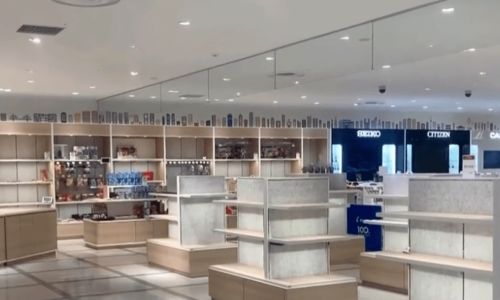 日式服务遭遇电商冲击 透视日本17省仅存单一百货商场与眼镜零售业的转型挑战